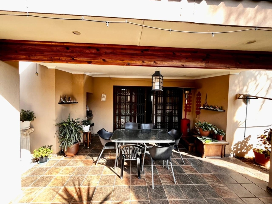3 Bedroom Property for Sale in Waterval East North West